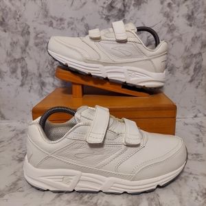 Pre-owned 2016 brooks addiction walker